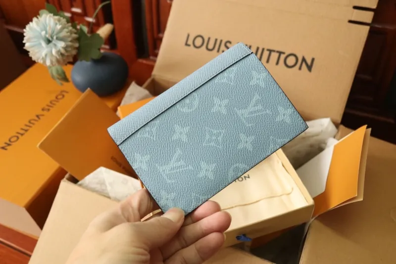LV Wallets-1080 - Image 3