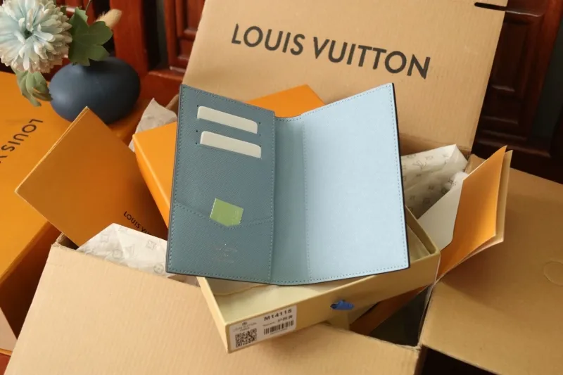 LV Wallets-1080 - Image 7