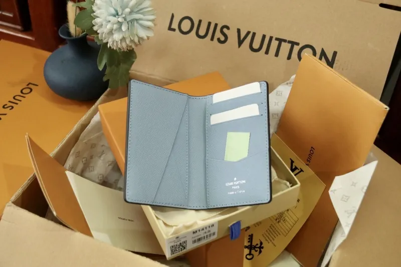 LV Wallets-1082 - Image 6