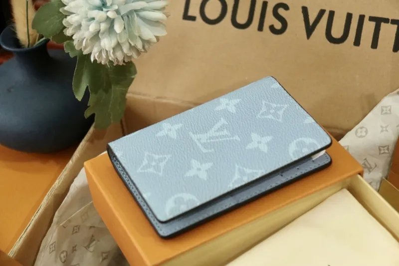 LV Wallets-1082 - Image 7