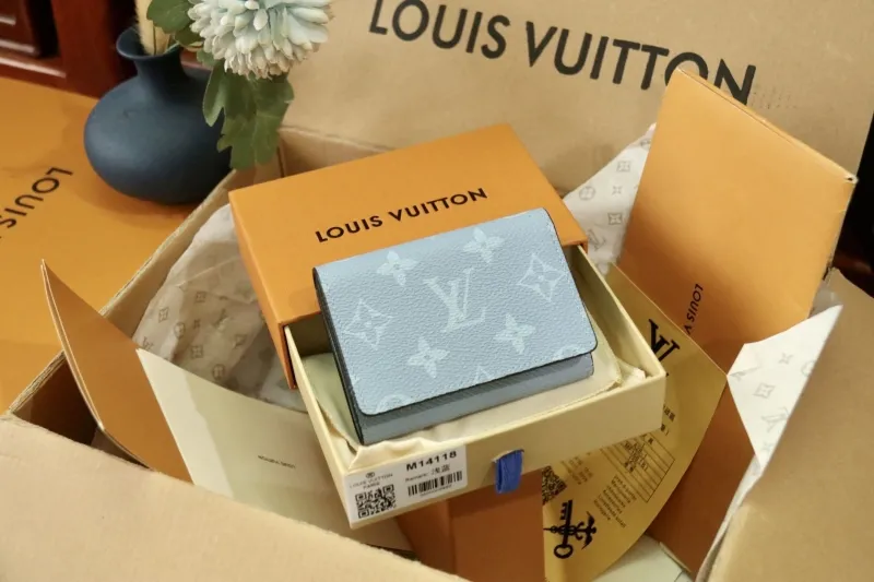 LV Wallets-1083