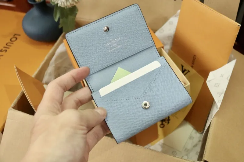 LV Wallets-1083 - Image 4