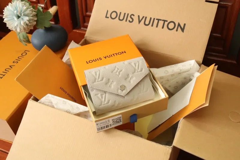 LV Wallets-1084
