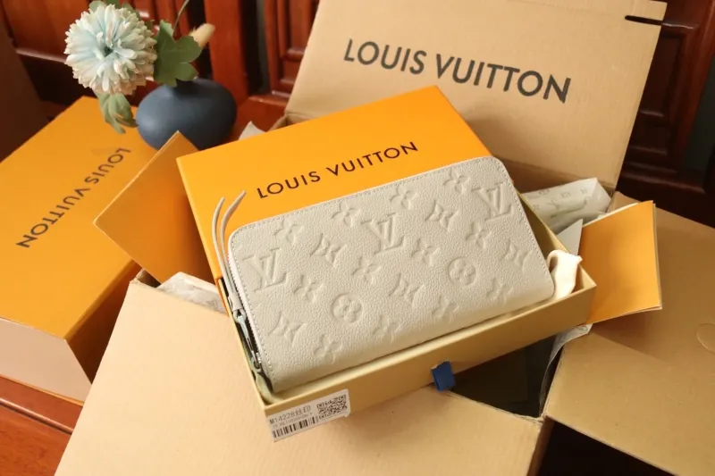 LV Wallets-1086
