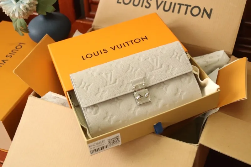 LV Wallets-1088