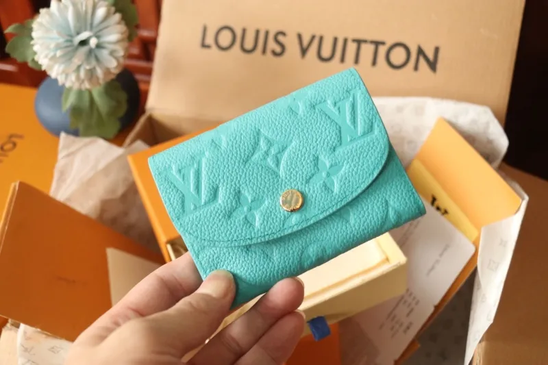 Alternative view of LV Wallets-1097
