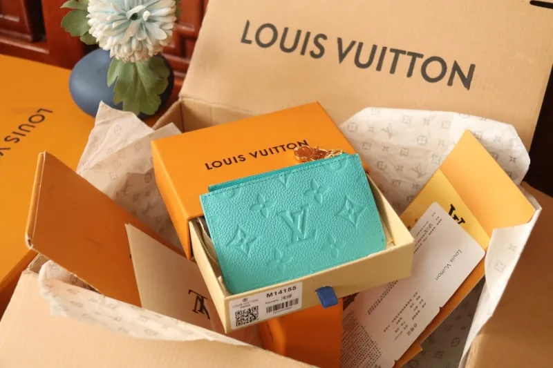 Alternative view of LV Wallets-1100