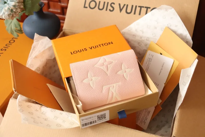 Alternative view of LV Wallets-1103