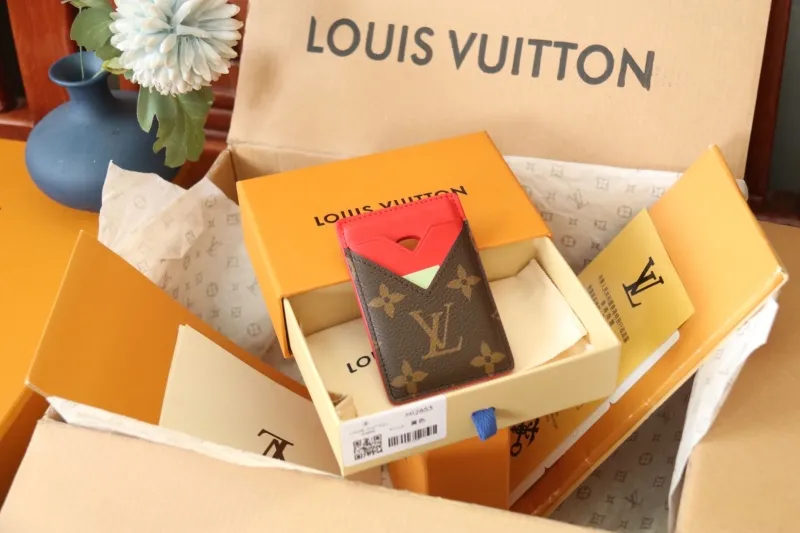 LV Wallets-1108
