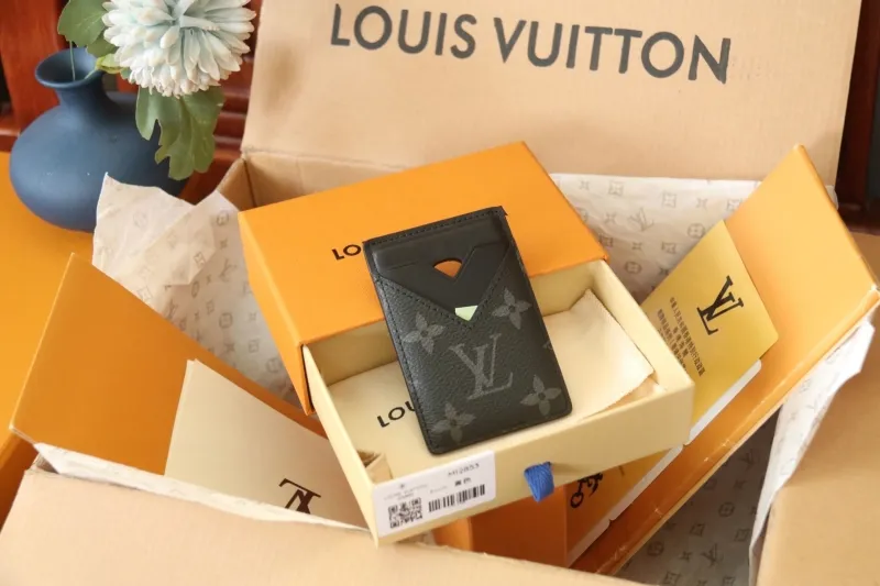 LV Wallets-1111