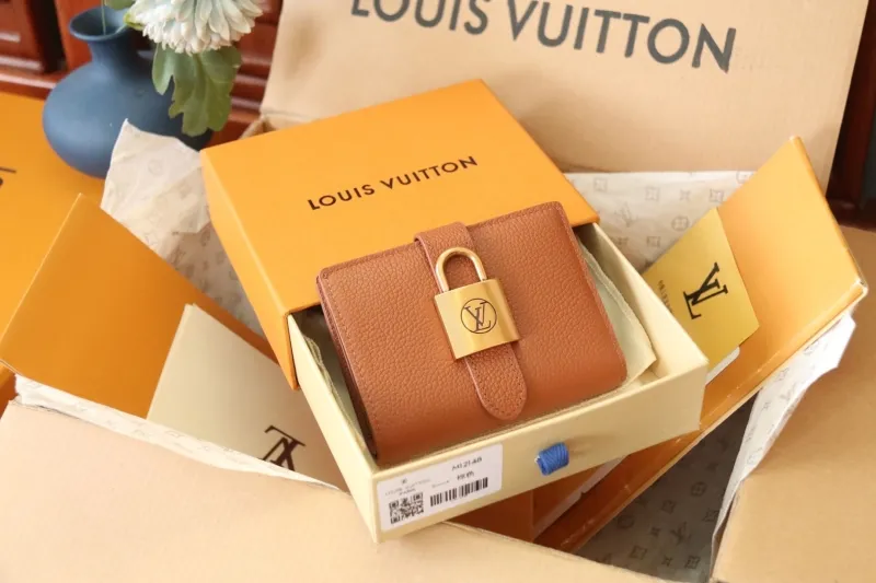 LV Wallets-1114