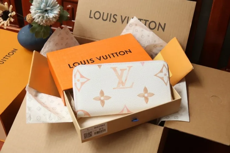 LV Wallets-1117