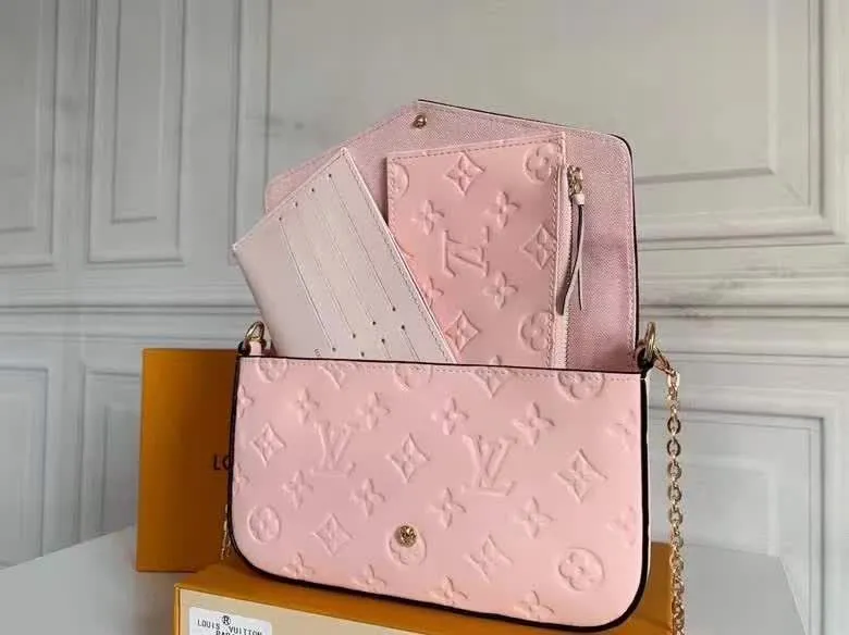 Alternative view of LV Wallets-1120