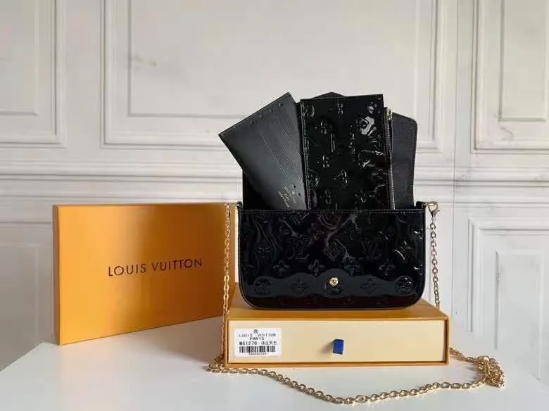 LV Wallets-1121