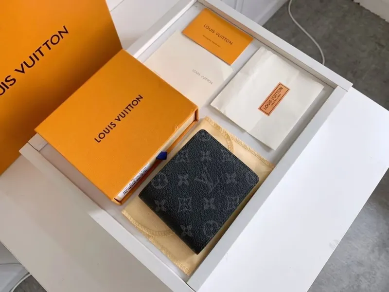 LV Wallets-1125