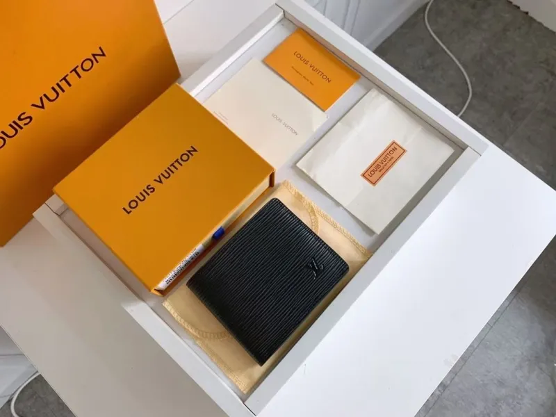 LV Wallets-1126