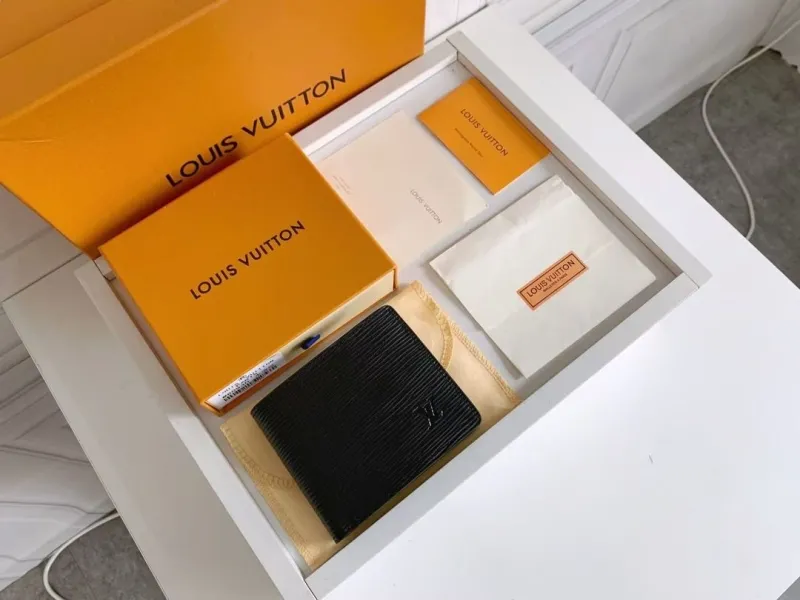 LV Wallets-1128