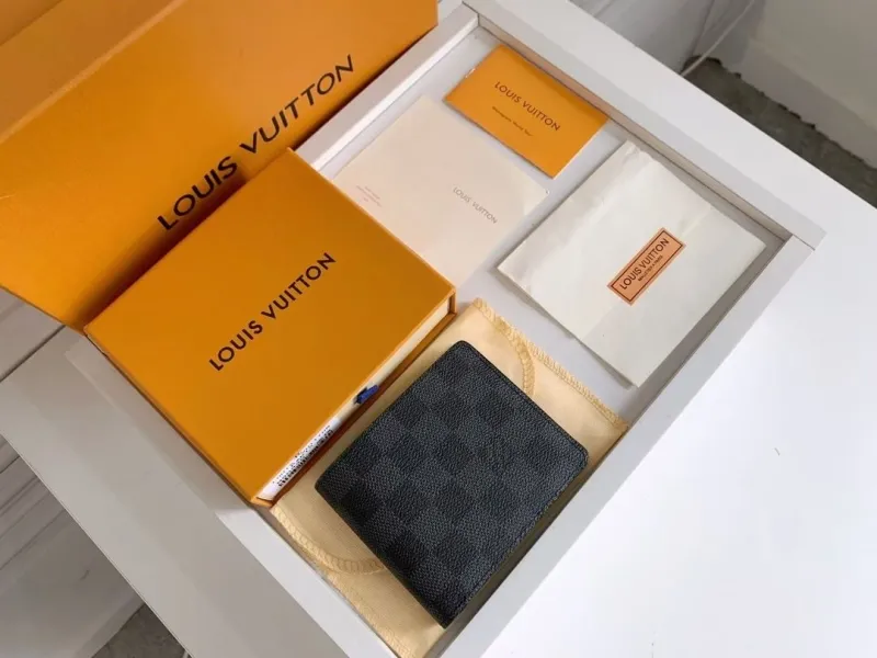 LV Wallets-1131
