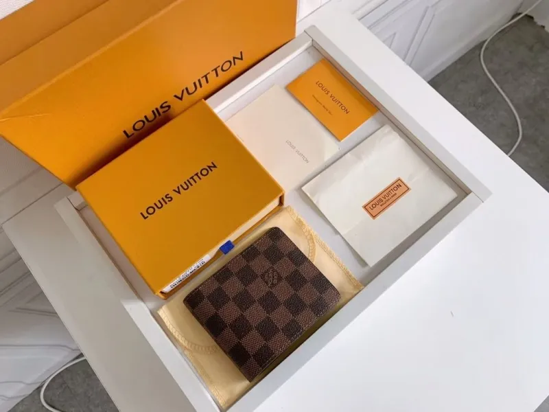 LV Wallets-1133