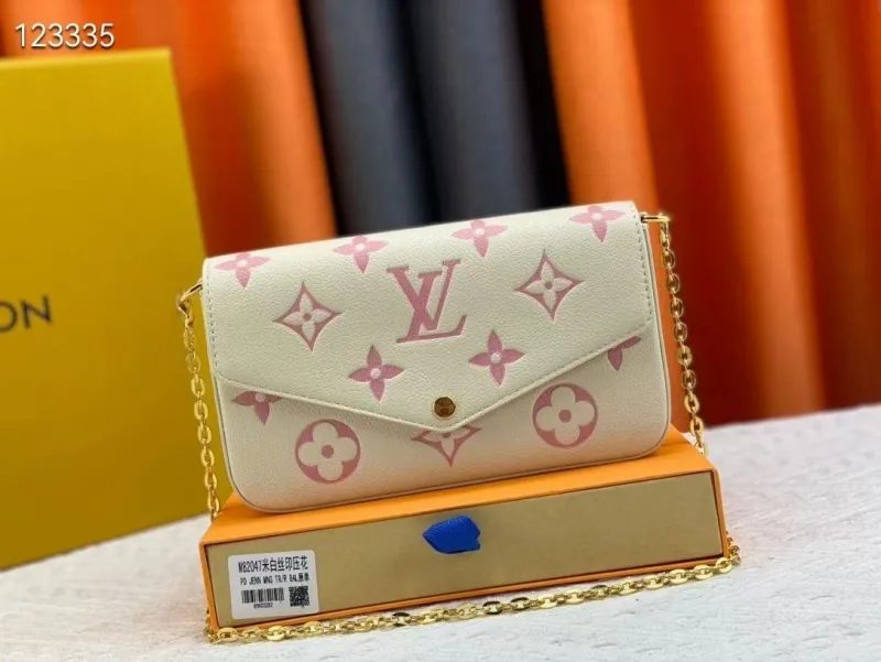 Alternative view of LV Wallets-1136
