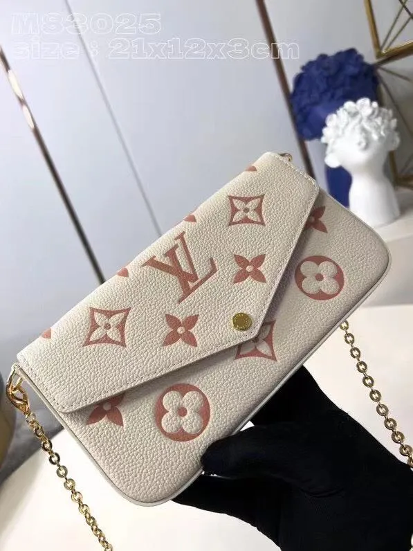Alternative view of LV Wallets-1137