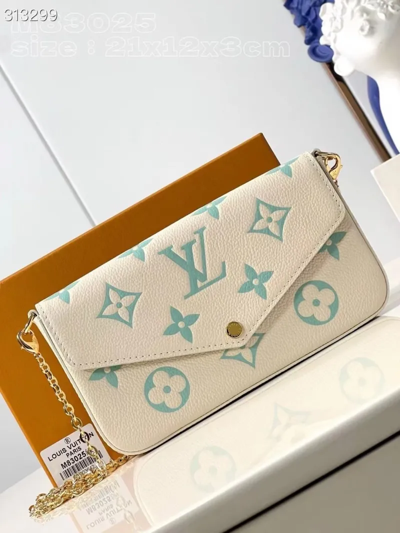 LV Wallets-1138