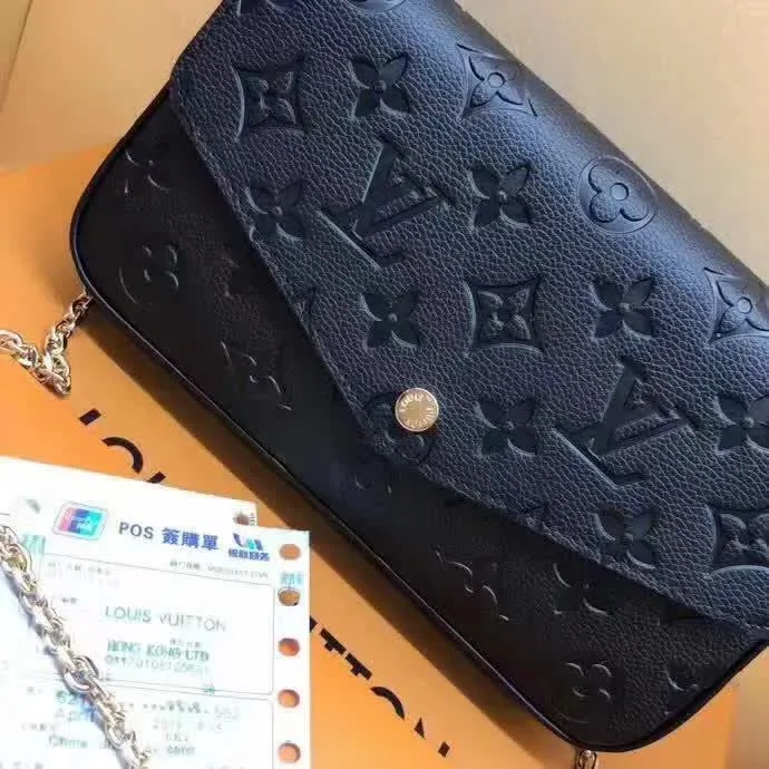 Alternative view of LV Wallets-1141