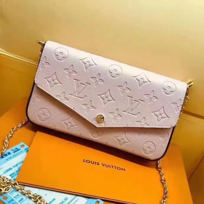 Alternative view of LV Wallets-1143