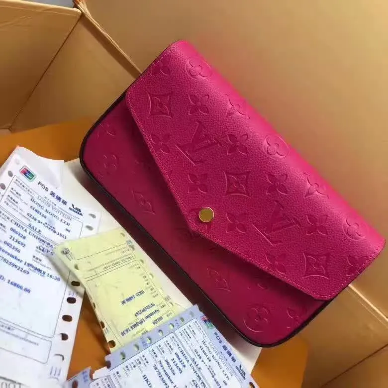 Alternative view of LV Wallets-1145