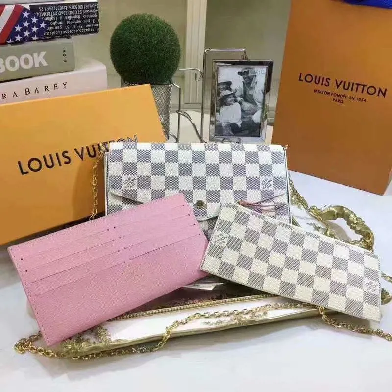 LV Wallets-1149