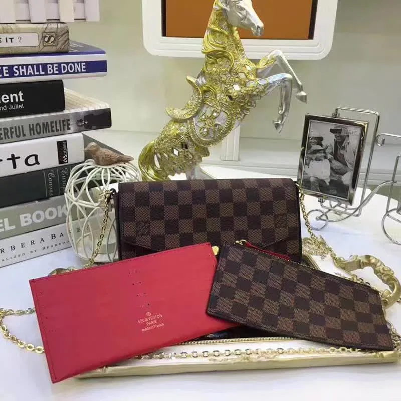 LV Wallets-1152