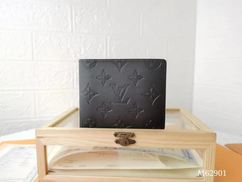 LV Wallets-1154