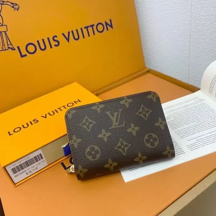 LV Wallets-1158