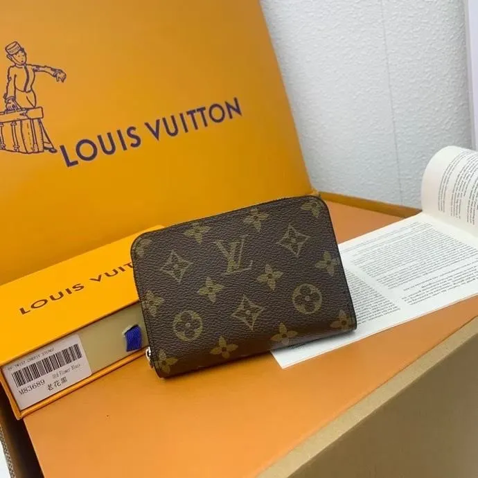 LV Wallets-1159