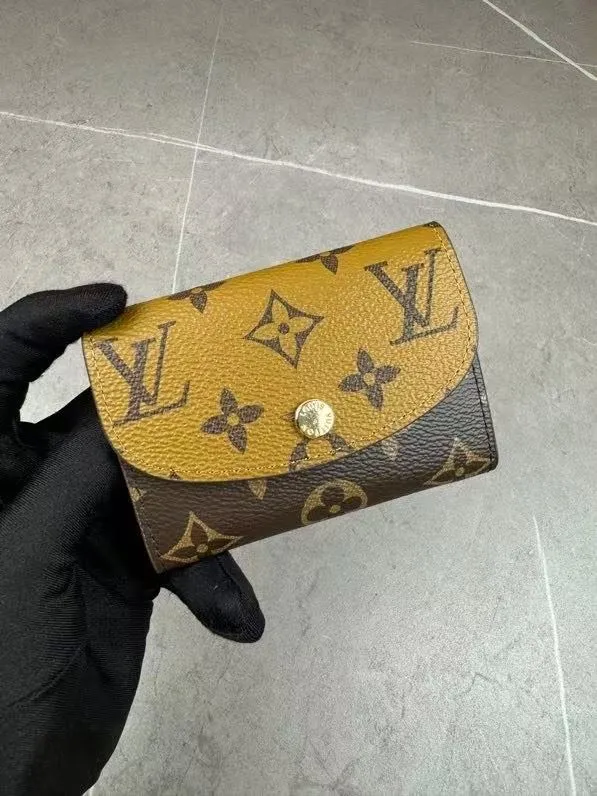 LV Wallets-1163