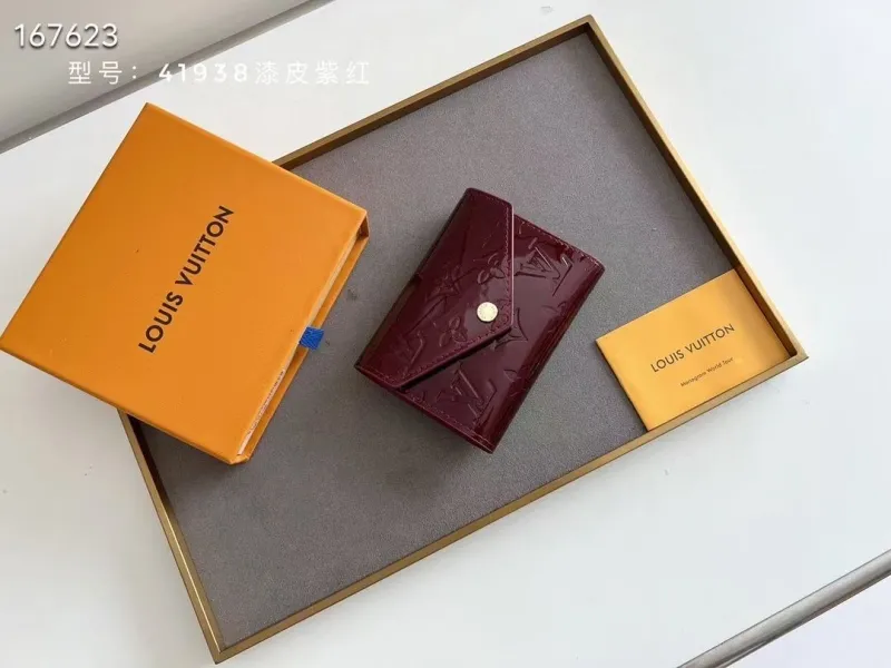 LV Wallets-1166