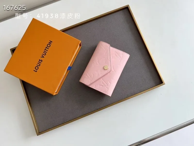 LV Wallets-1168