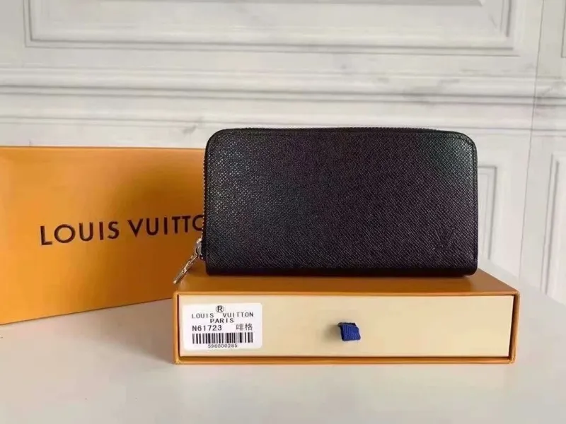 LV Wallets-1181