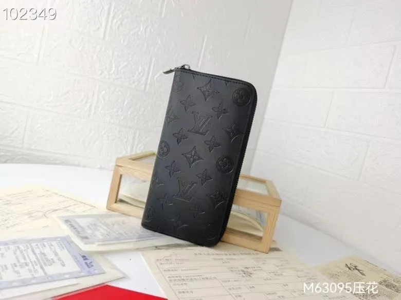 LV Wallets-1183