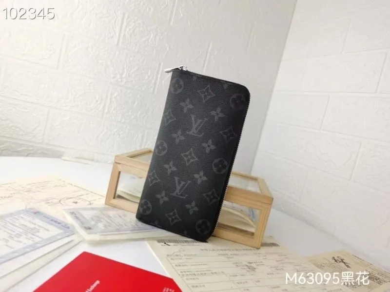 LV Wallets-1186