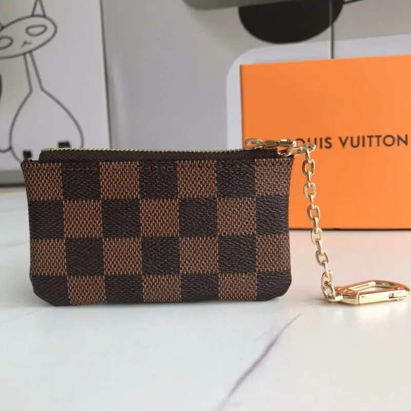 Alternative view of LV Wallets-1192