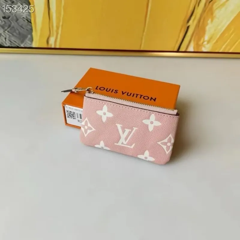 Alternative view of LV Wallets-1194