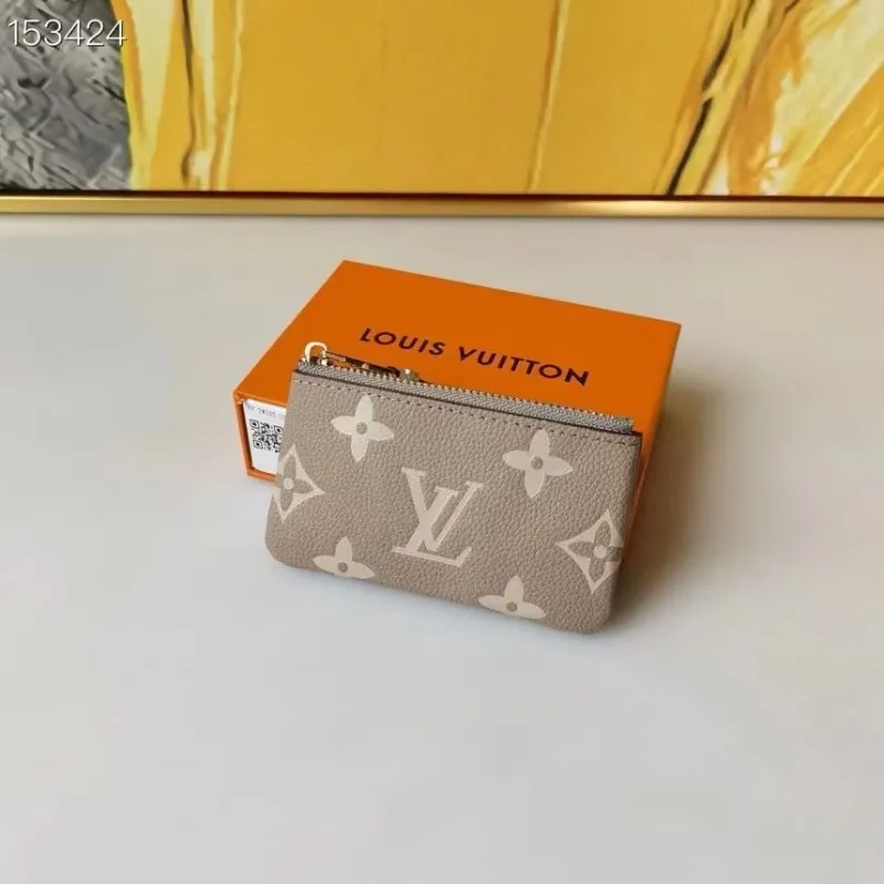 Alternative view of LV Wallets-1195