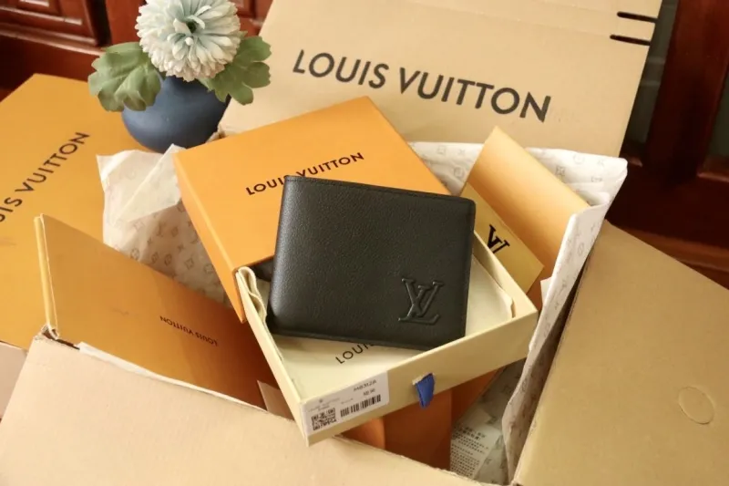 LV Wallets-1200