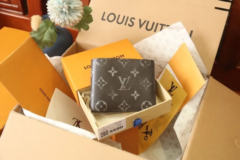 LV Wallets-1203