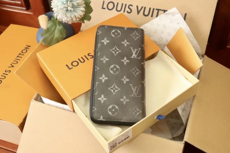 Alternative view of LV Wallets-1205