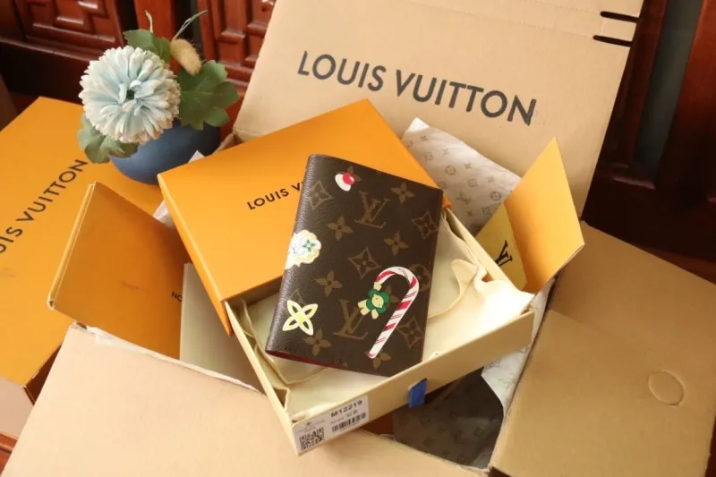 LV Wallets-1206