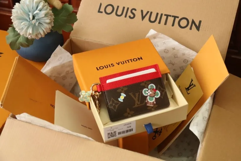 LV Wallets-1209
