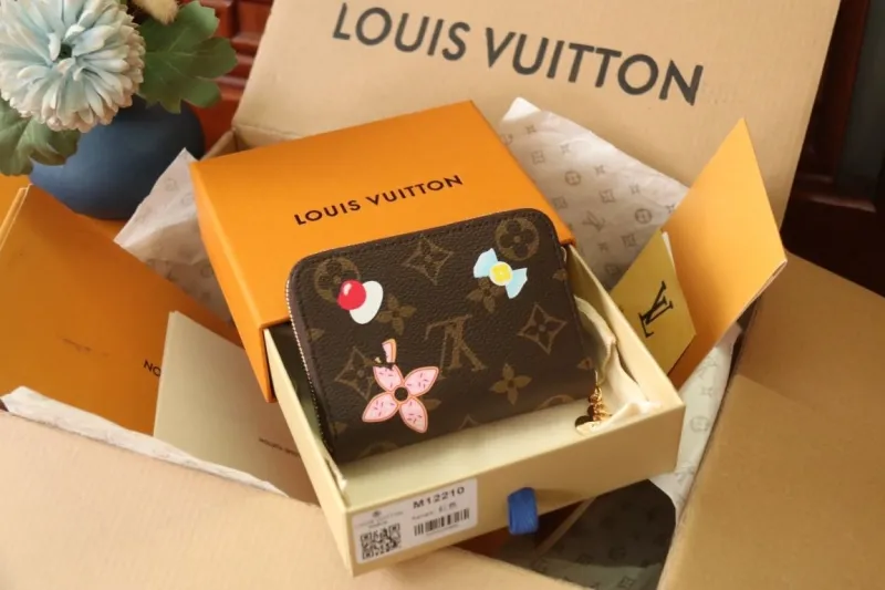 Alternative view of LV Wallets-1212