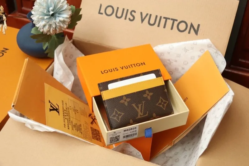 LV Wallets-1215